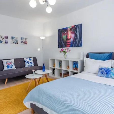 Cosy & Chic Studio Close By Victoria Square Bucareste Exterior foto