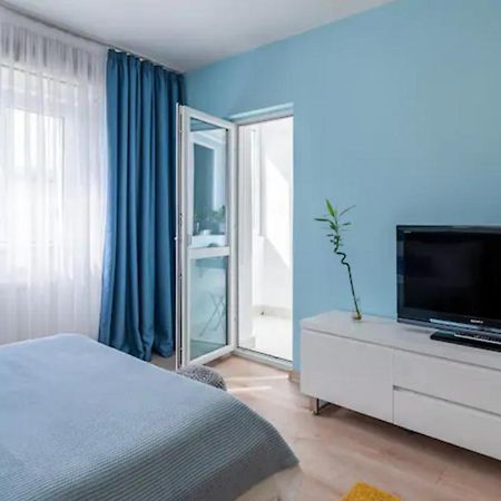Cosy & Chic Studio Close By Victoria Square Bucareste Exterior foto