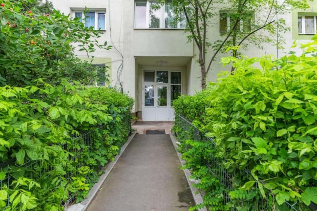 Cosy & Chic Studio Close By Victoria Square Bucareste Exterior foto