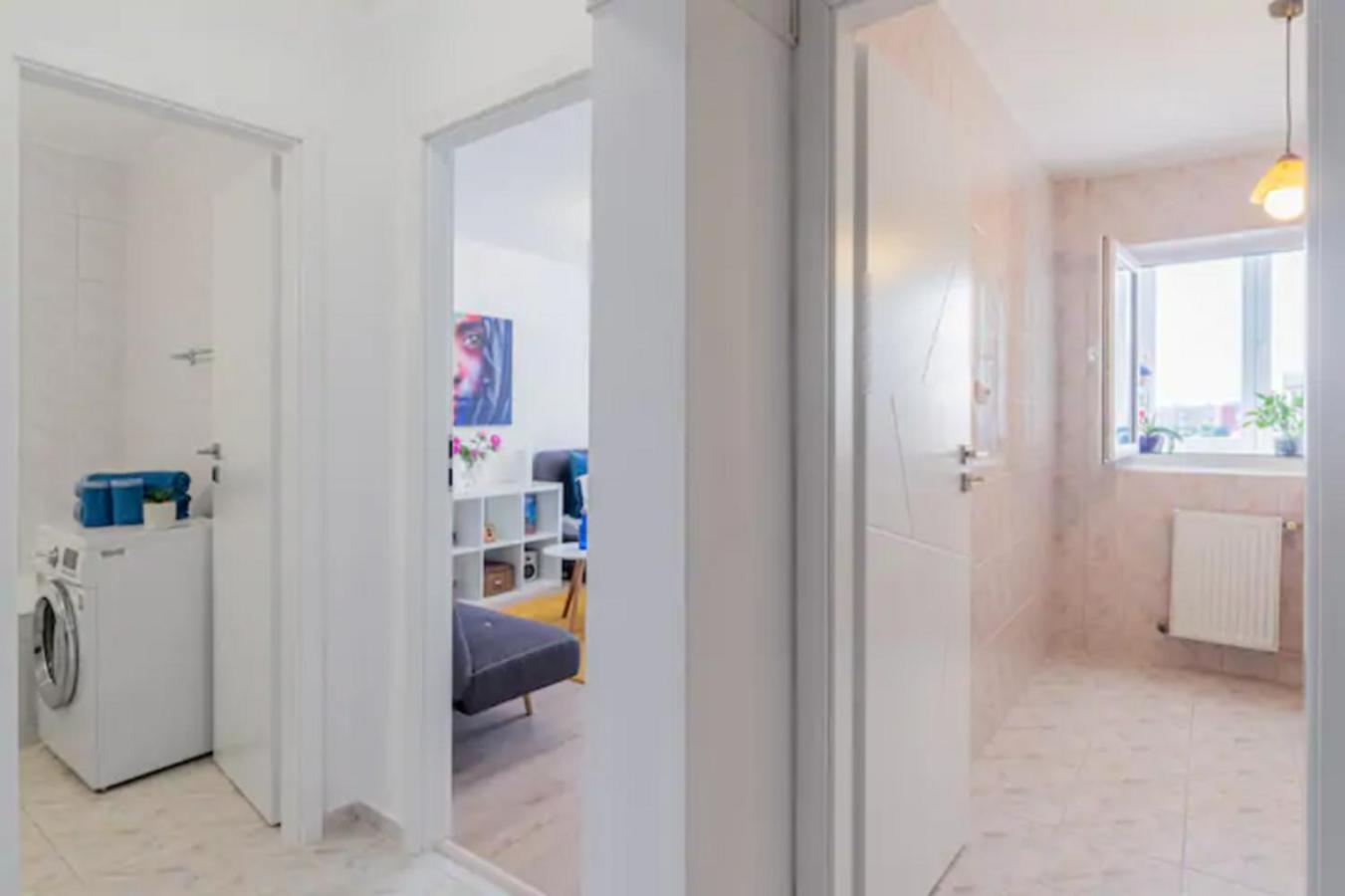 Cosy & Chic Studio Close By Victoria Square Bucareste Exterior foto